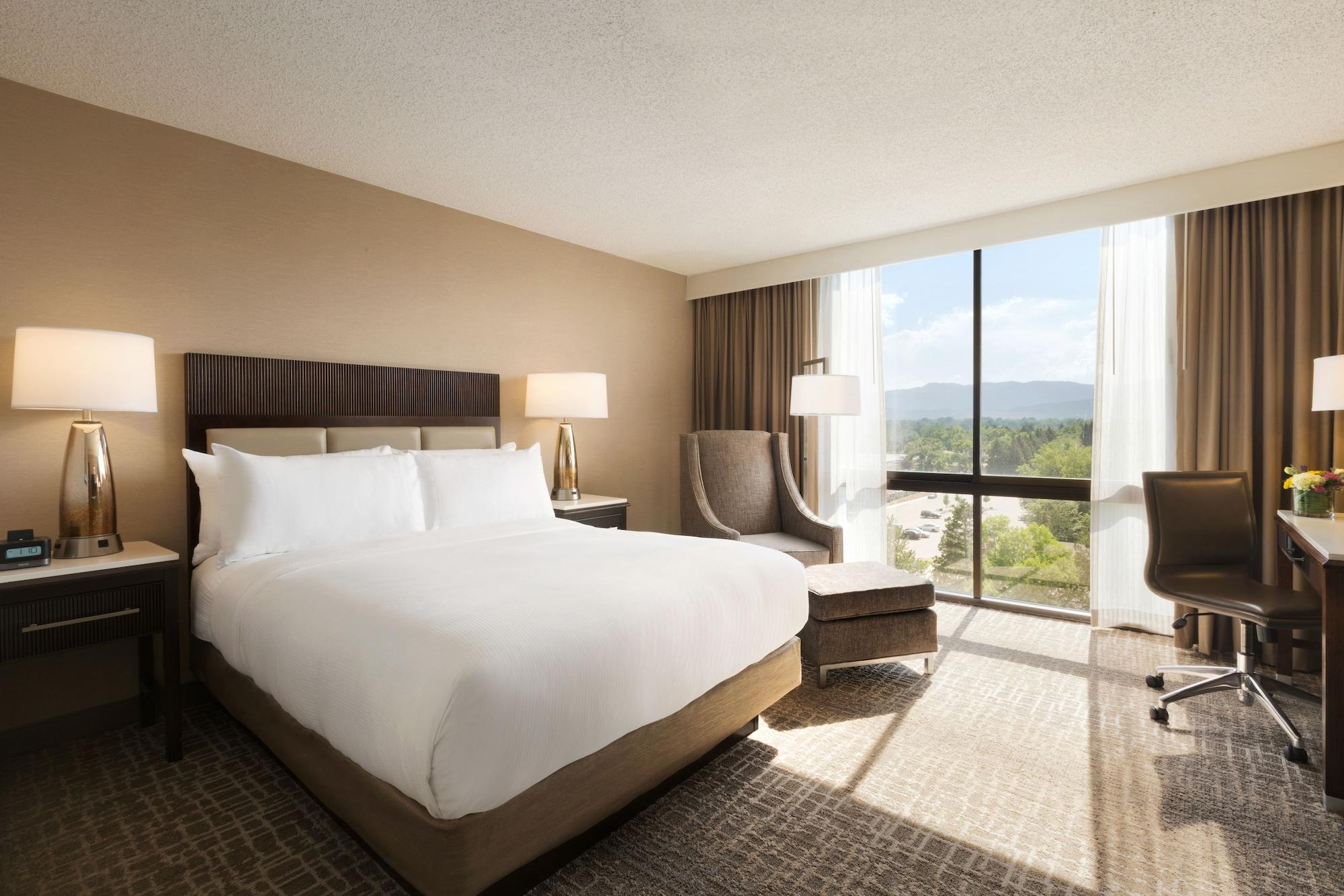 Hilton Fort Collins Bagian luar foto
