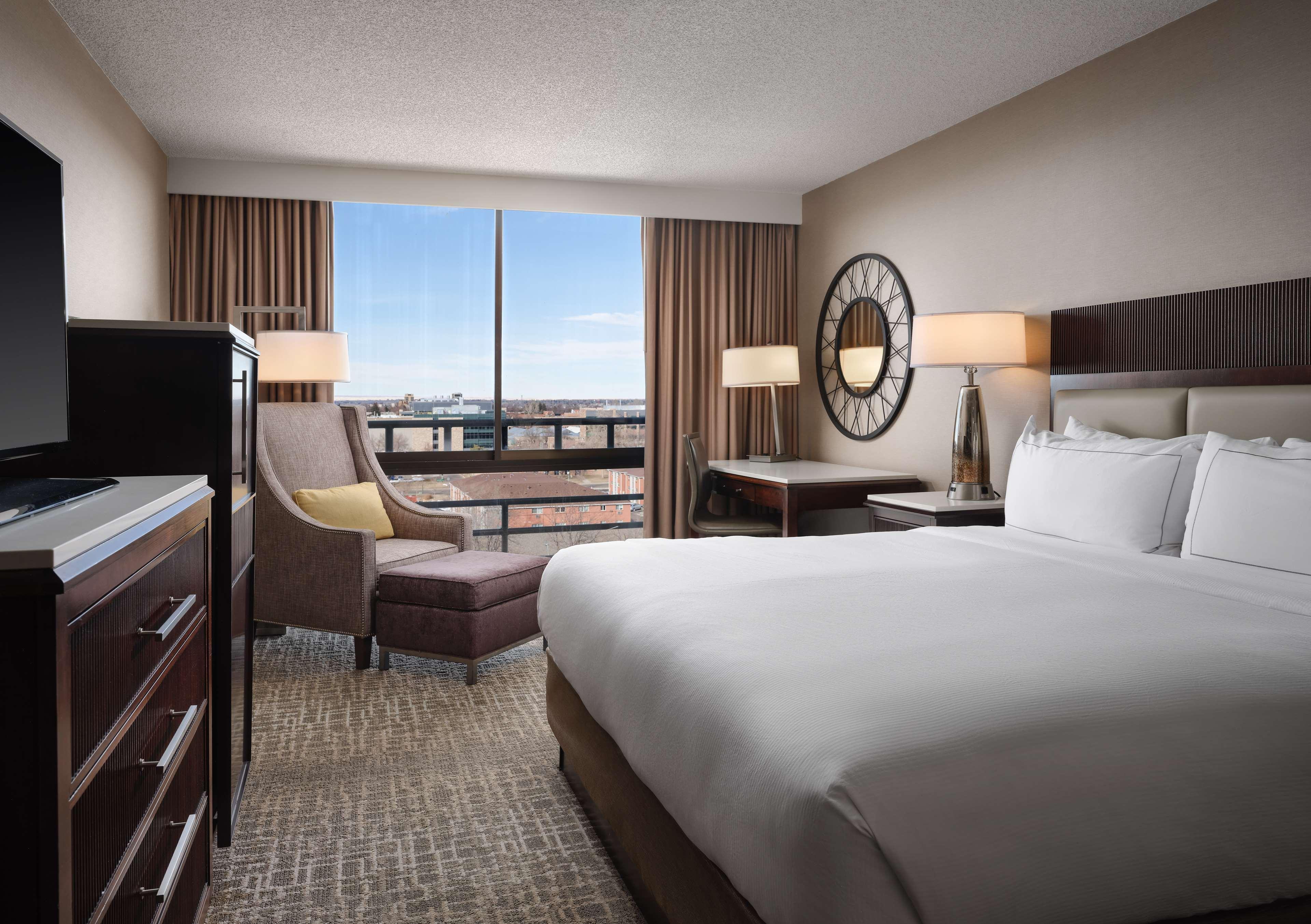 Hilton Fort Collins Bagian luar foto