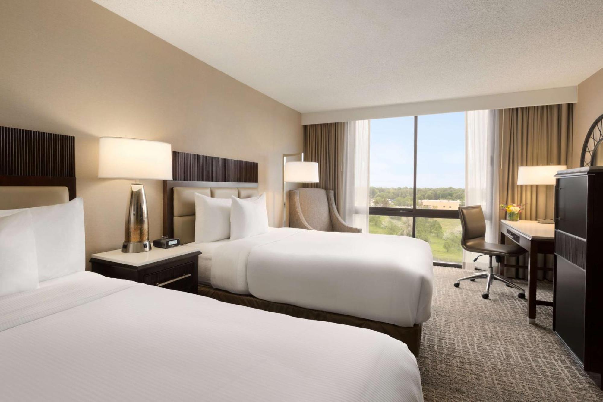 Hilton Fort Collins Bagian luar foto