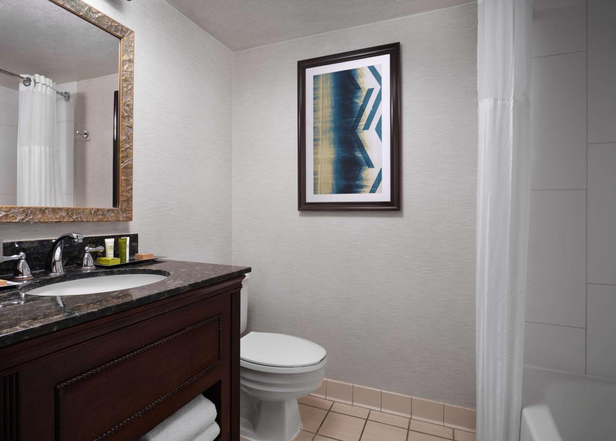 Hilton Fort Collins Bagian luar foto