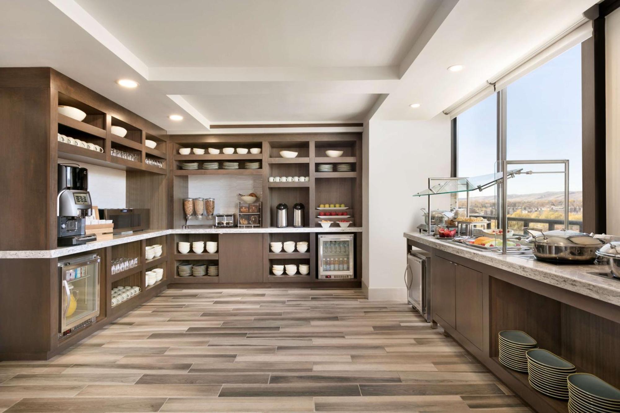 Hilton Fort Collins Bagian luar foto