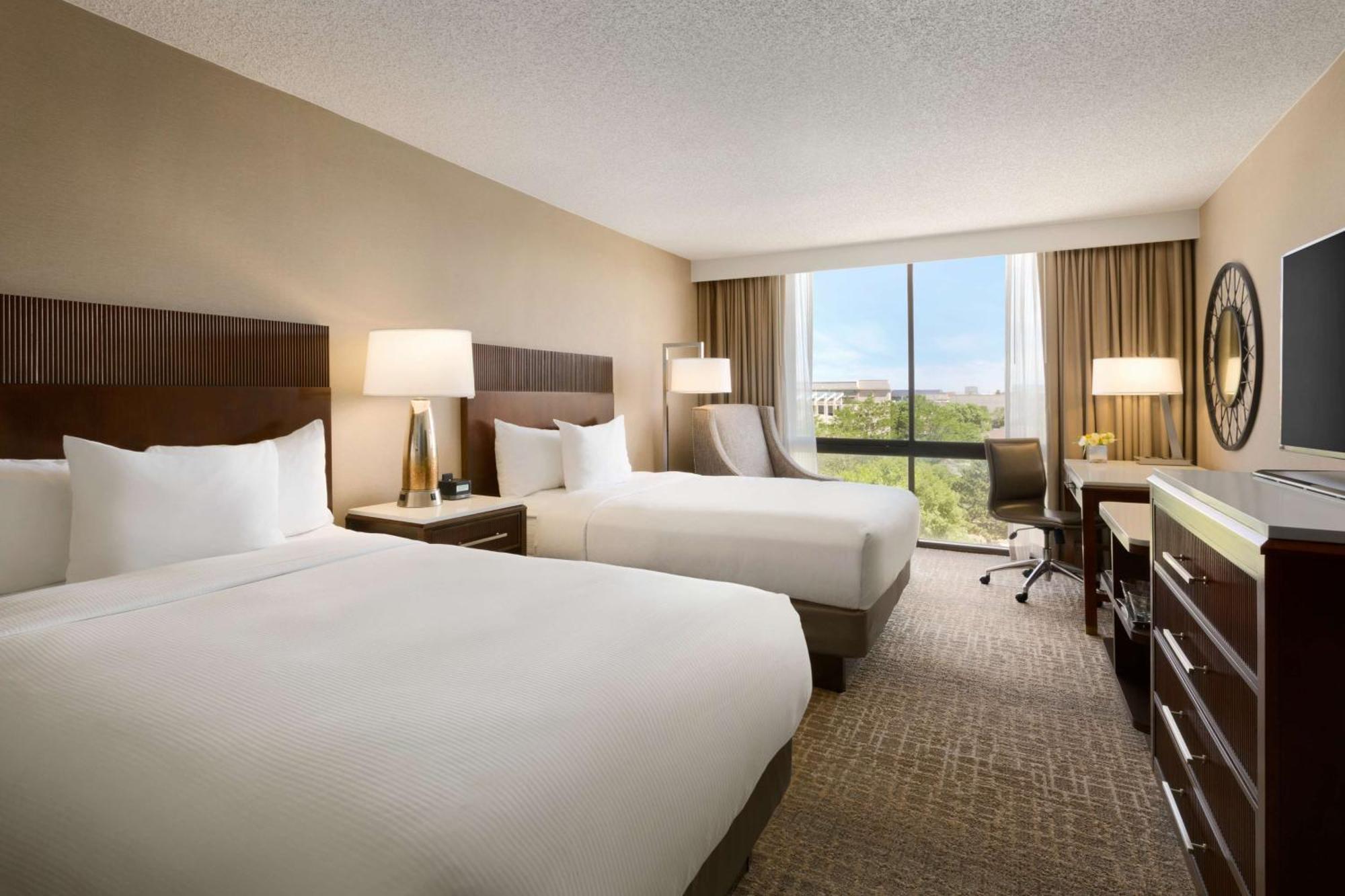 Hilton Fort Collins Bagian luar foto