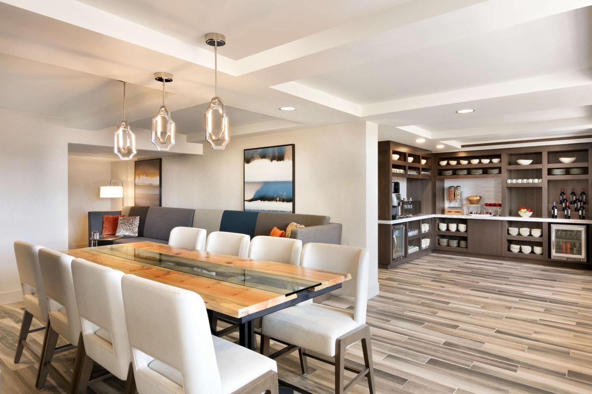 Hilton Fort Collins Bagian luar foto