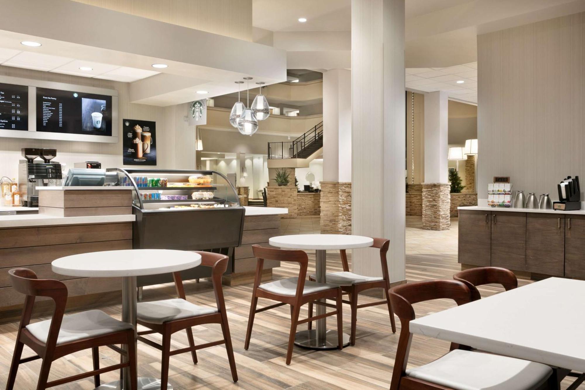 Hilton Fort Collins Bagian luar foto