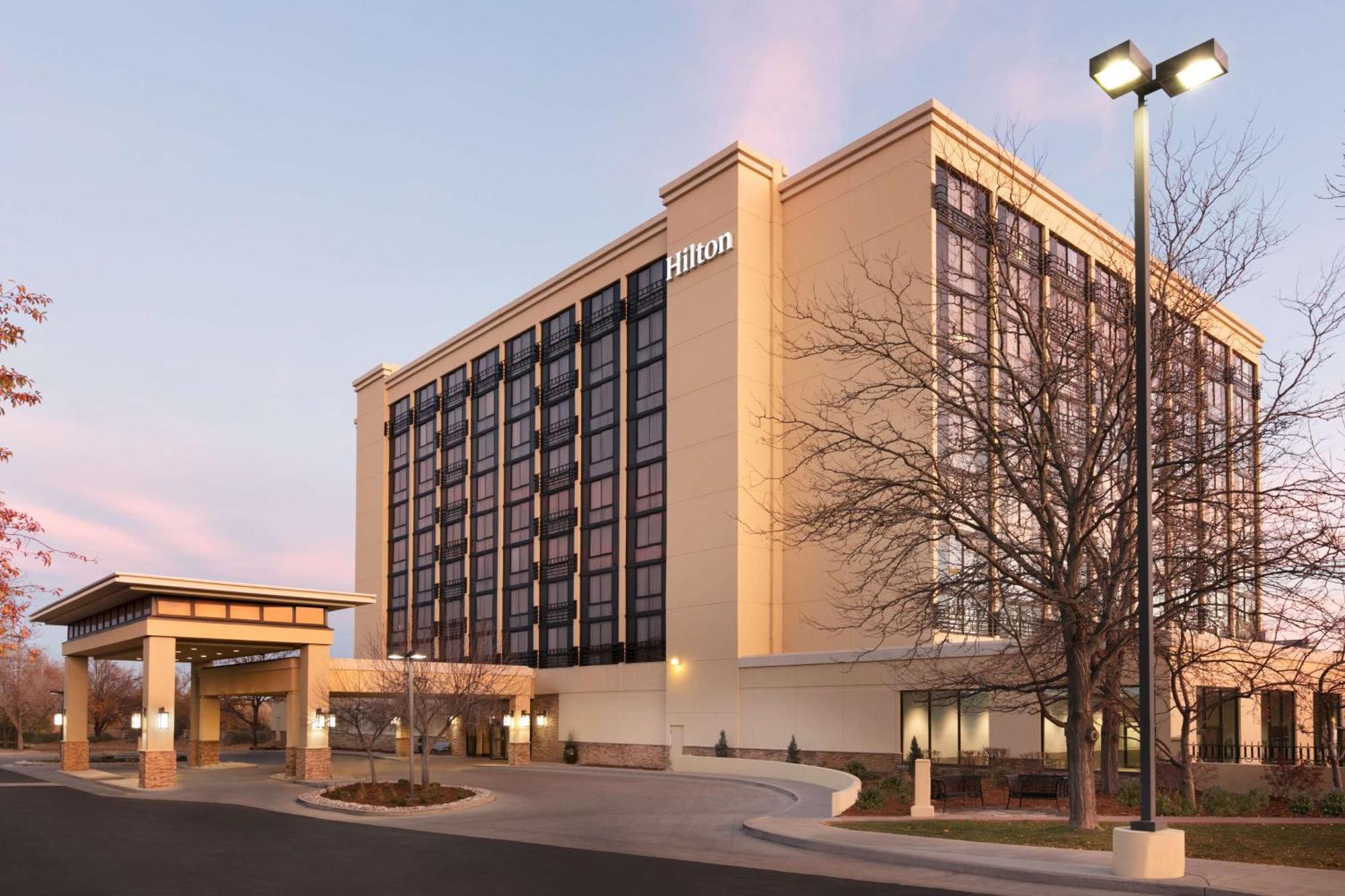 Hilton Fort Collins Bagian luar foto